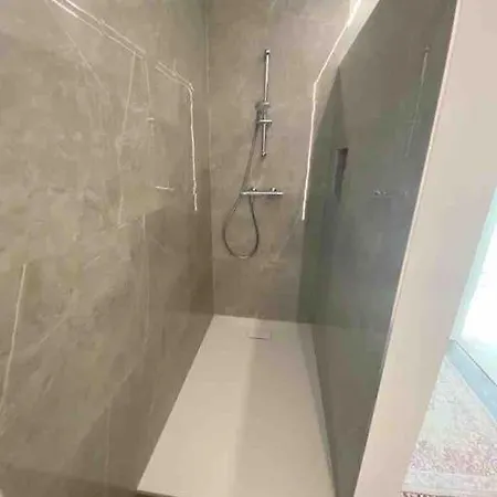 Grosszuegige Design 110qm Max 6 Personen Apartment